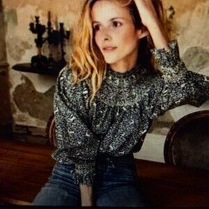 DOEN Sz M Amoret Top in Cream & Blue Prancing Fawn Print